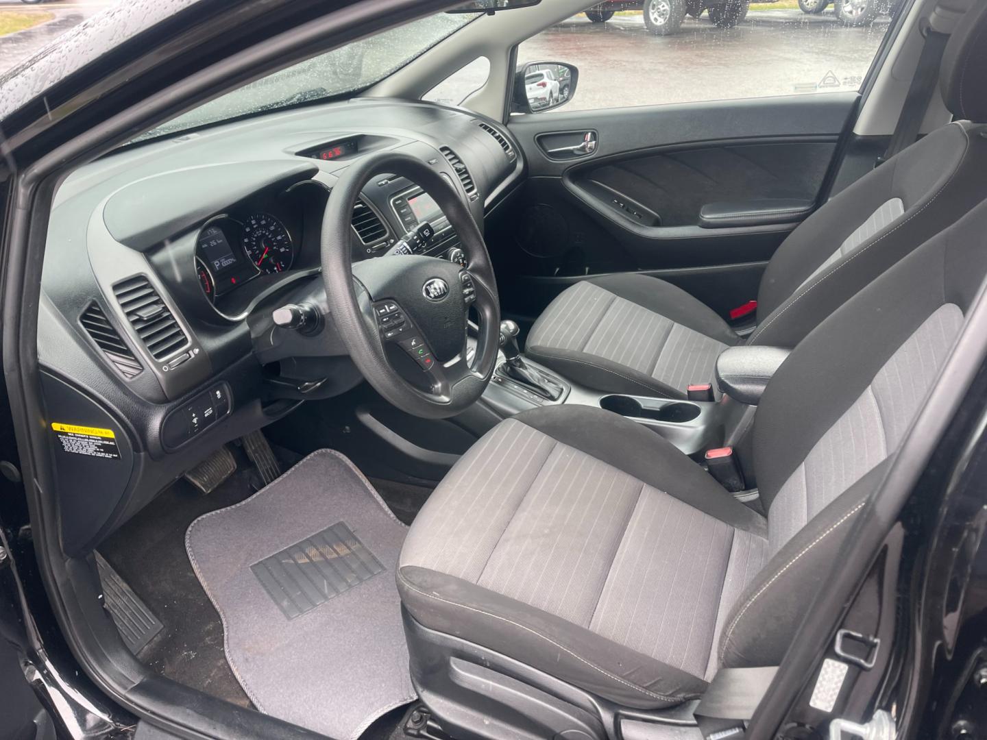 2016 Black /Black Kia Forte 5-Door LX (KNAFK5A8XG5) with an 2.0L I4 DOHC 16V engine, 6-Speed Automatic transmission, located at 547 E. Main St., Orwell, OH, 44076, (440) 437-5893, 41.535435, -80.847855 - Photo#4